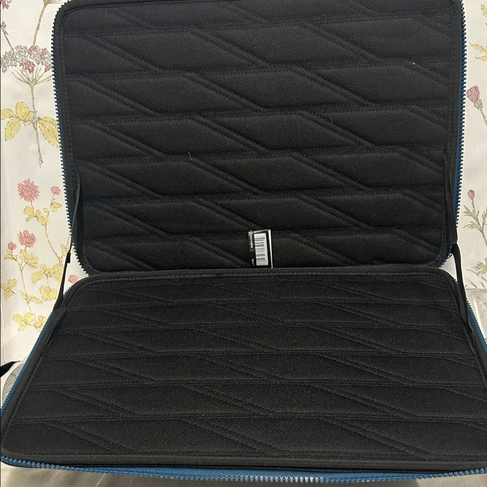 Thule protective hard